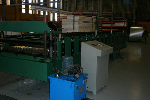 corrugated-sheet-roll-forming-machine-15.jpg